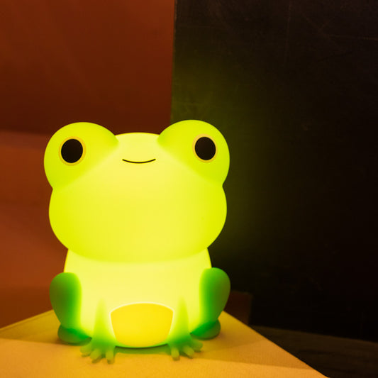 LumiPuffs® Hops – Cozy Frog Silicone Night Lamp